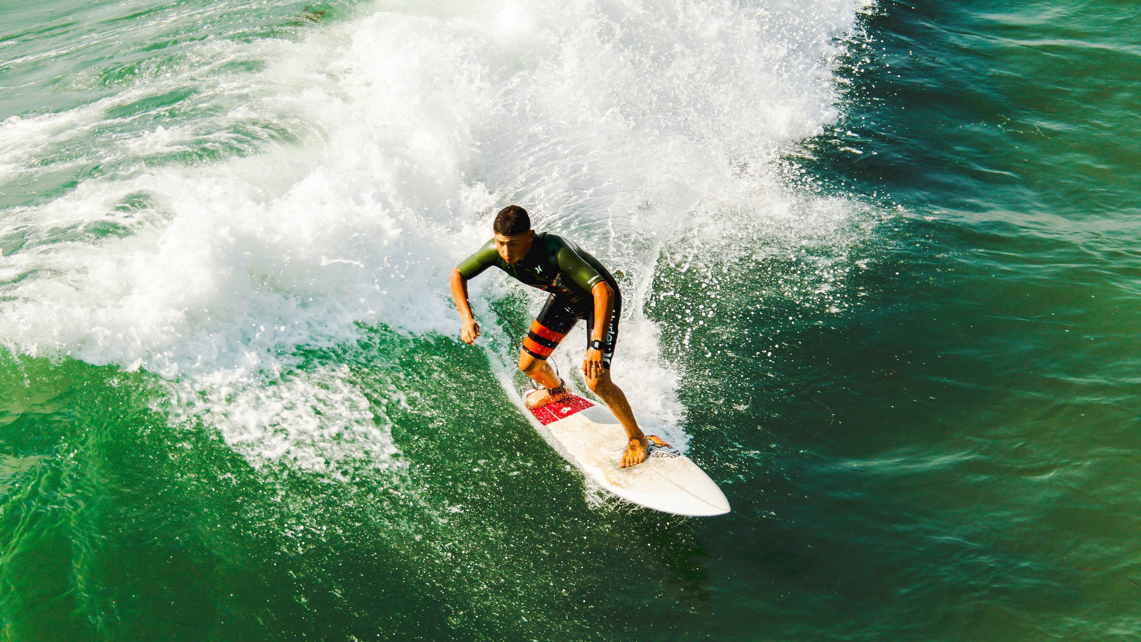 中超联赛激战正酣,争冠保级形势扑朔迷离