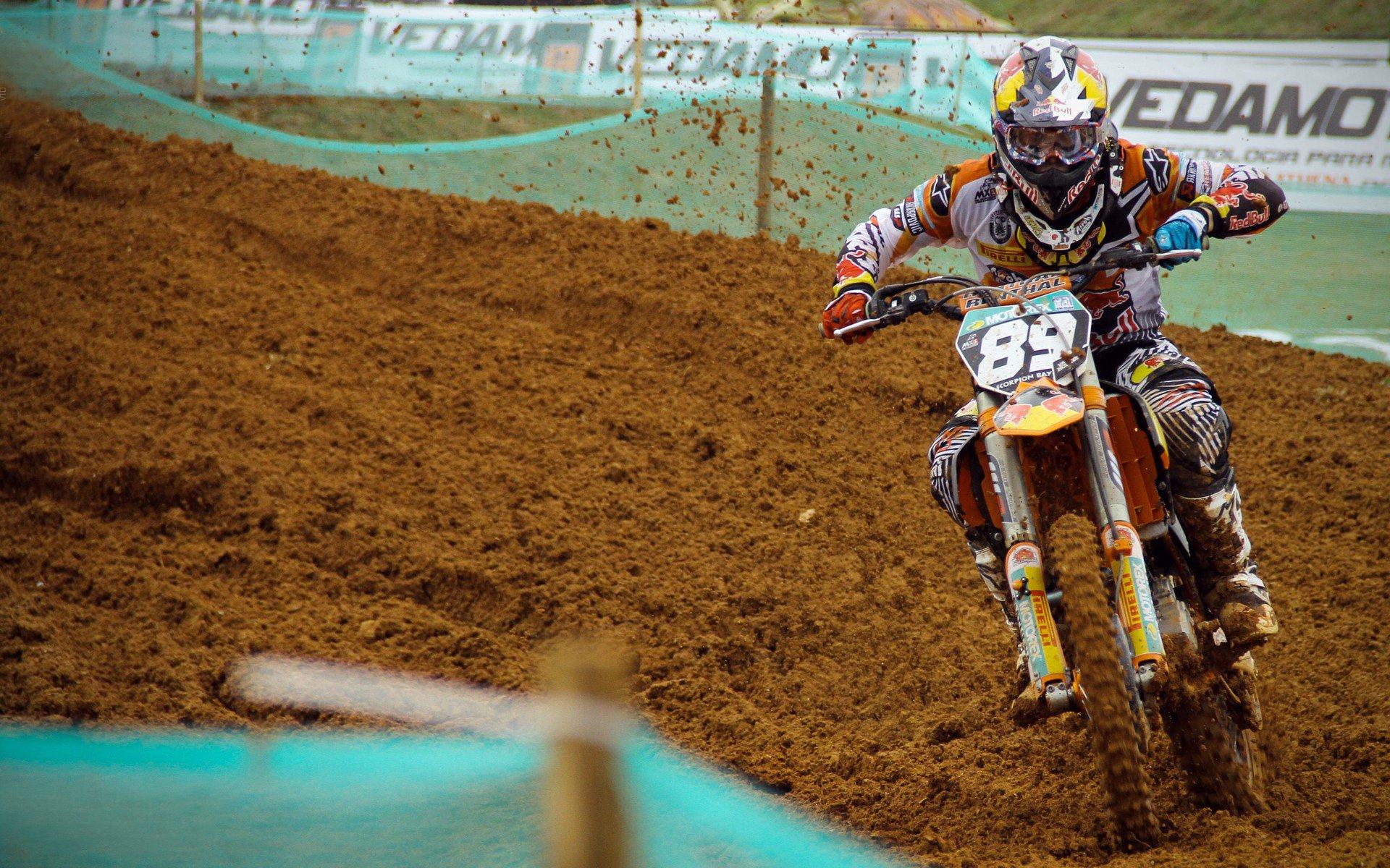 BT体育官网入口：中国滑雪新星闪耀国际赛场，冬奥备战再添生力军